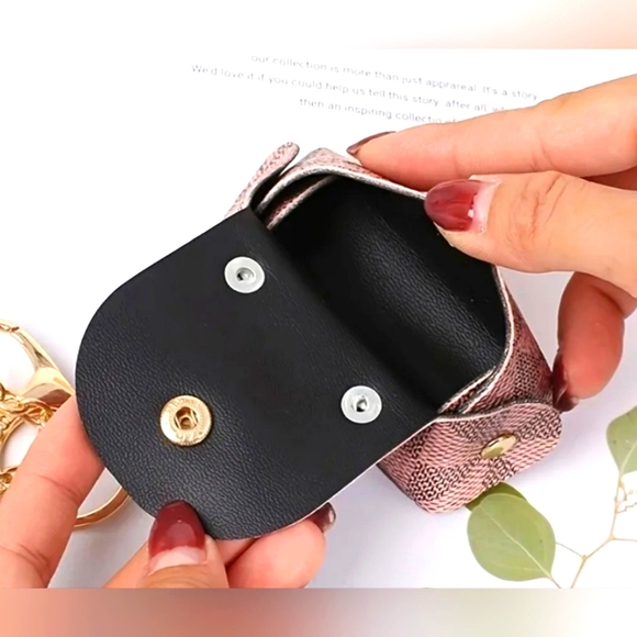 Mini Vintage Faux Leather Bag Charm - Picture 5 of 5